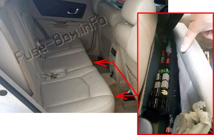 Sigortaların yolcu bölmesindeki yeri: Cadillac SRX (2004, 2005, 2006, 2007, 2008, 2009)