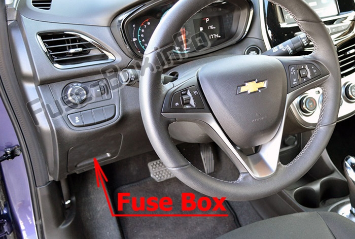 Sigortaların yolcu bölmesindeki yeri: Chevrolet Spark (M400; 2016-2019 ..) Sigortaların yolcu bölmesindeki yeri: Chevrolet Spark (M400; 2016-2019 ..)