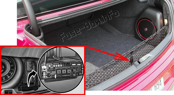 Sigortaların bagajdaki yeri: Chrysler 300 / 300C (Mk2 / LD; 2011-2019)