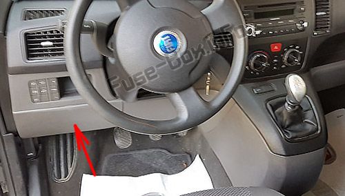 Sigortaların yolcu bölmesindeki yeri: Fiat Idea (2003-2012)