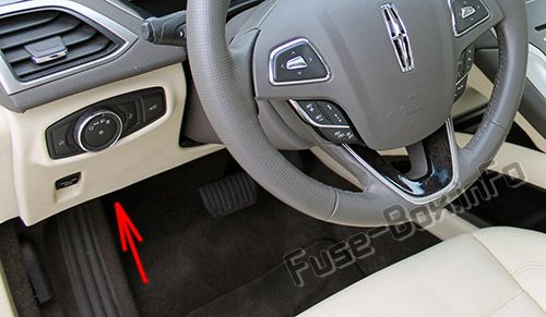 Sigortaların yolcu bölmesindeki yeri: Lincoln MKZ Hybrid (2013-2016)