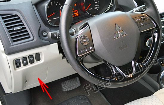 Sigortaların yolcu bölmesindeki yeri: Mitsubishi Outlander Sport / ASX (2011-2018)