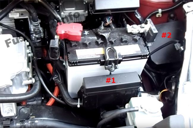 Sigortaların motor bölmesindeki yeri: Nissan Leaf (2010-2017)