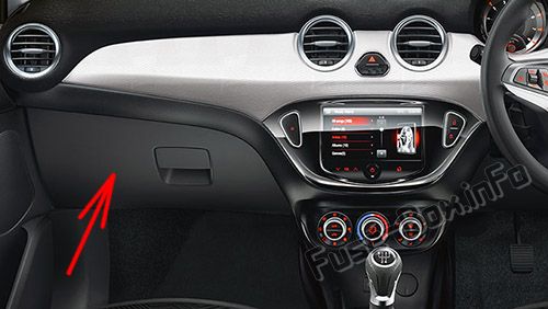 Sigortaların yolcu kabinindeki yeri (RHD): Opel / Vauxhall Adam (2014-2018 -...)