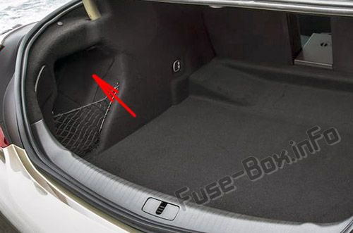 Sigortaların bagajdaki yeri: Opel / Vauxhall Insignia A (2009-2017)