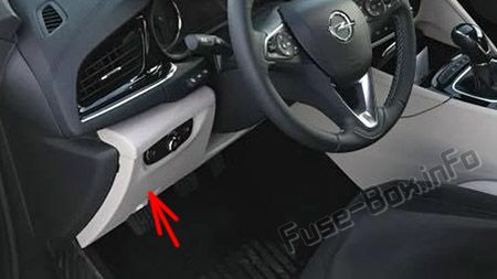 Sigortaların yolcu kabinindeki yeri (LHD): Opel / Vauxhall Insignia B (2018, 2019 -...)