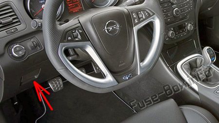 Sigortaların yolcu kabinindeki yeri (LHD): Opel / Vauxhall Zafira Tourer C (2011-2017)