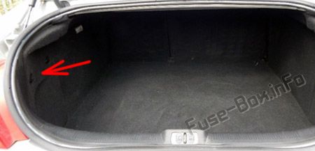 Sigortaların bagajdaki yeri: Peugeot 407 (2004, 2005)