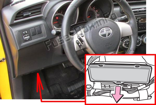Sigortaların yolcu bölmesindeki yeri: Scion tC (2011-2016)