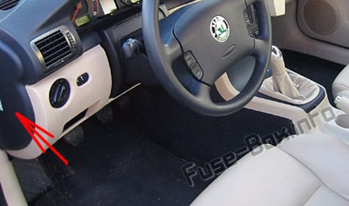 Sigortaların yolcu bölmesindeki yeri: Skoda Superb (2001-2007)