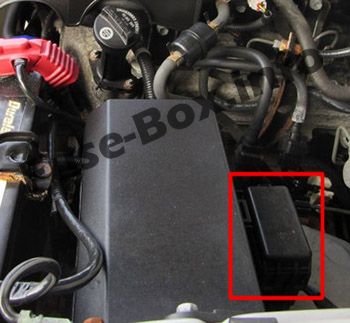 Motor Bölmesi Röle Kutusu: Toyota Tacoma (2005-2015)