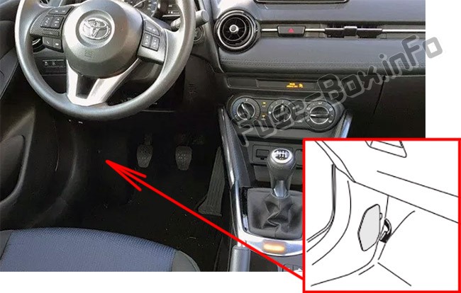 Sigortaların yolcu bölmesindeki yeri: Toyota Yaris iA / Scion iA (2015-2018- ..)